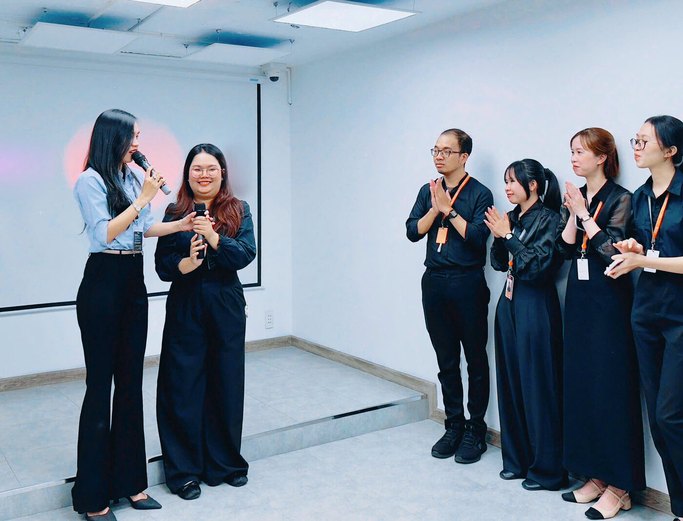 Coach Lan Anh trong buổi workshop Voice Space